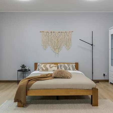 в новобудові жк з 40